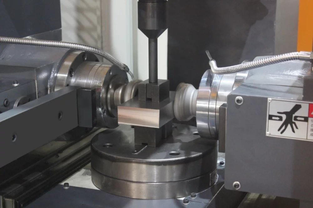 A Beginner's Guide to CNC Milling Machining