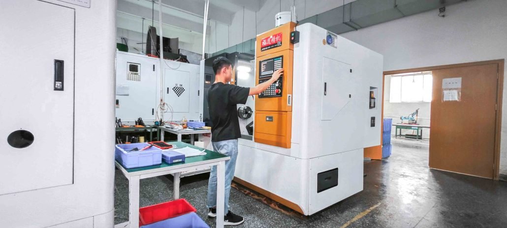 Advantages and Disadvantages of CNC Milling and CNC Turning
