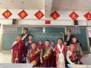 Donating Down Jackets to Children in Remote Tibetan Areas