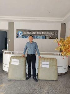 Donating Down Jackets to Children in Remote Tibetan Areas