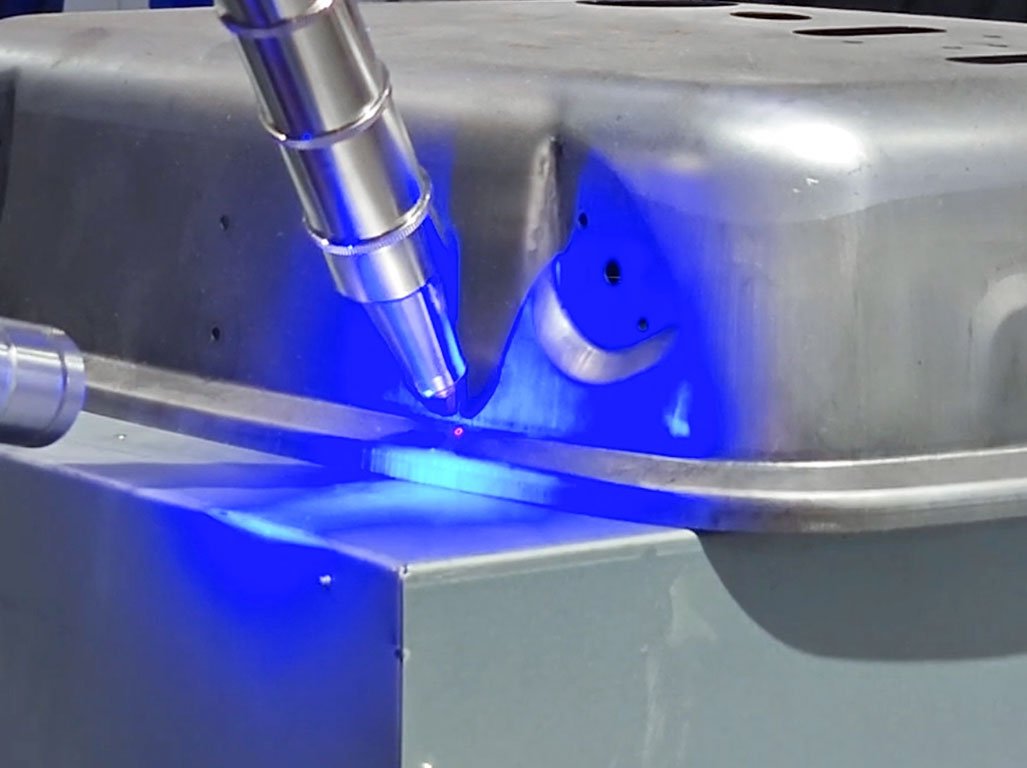 polishing-a-molding-tool-with-an-ultrasonic-device