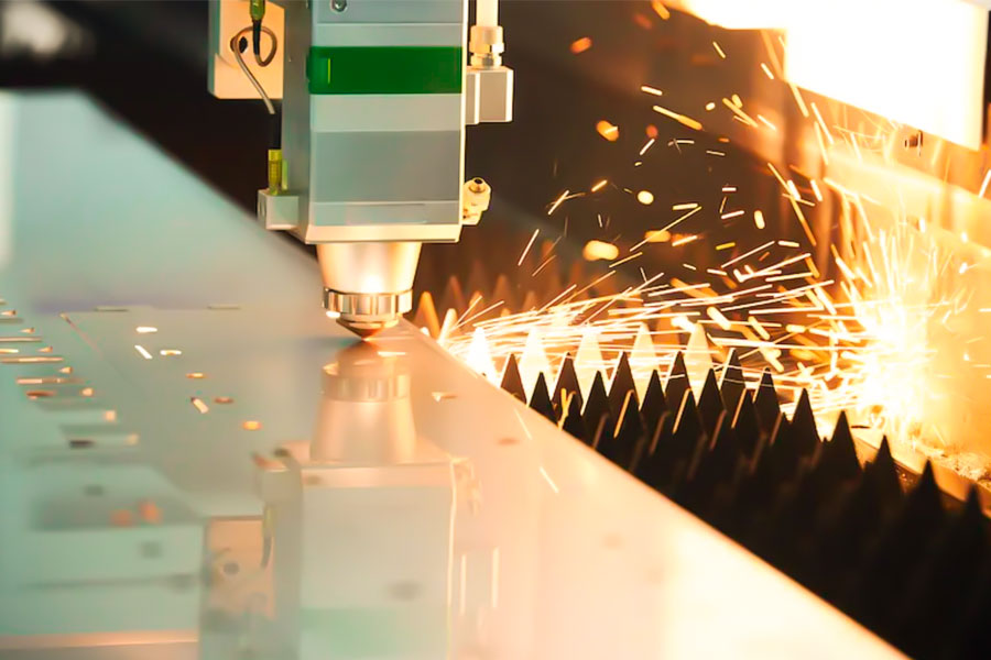 How Does Fiber Laser Cutting Attain Micron-Level Accuracy?