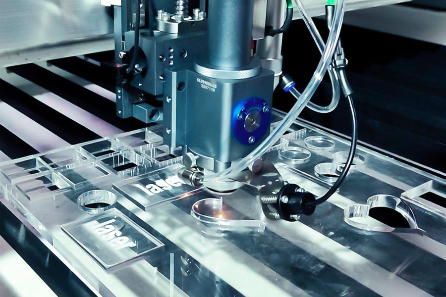 Why Must Medical-Grade Acrylic Use Water-Cooled Lasers?