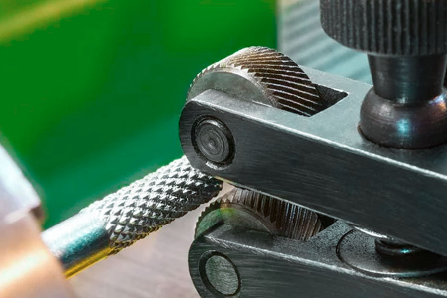Anatomy of a Knurling Tool: How Does It Go from Smooth to Rough?