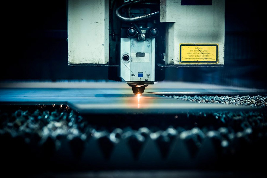 What Defines the Fundamental Energy Threshold in Laser Etching?